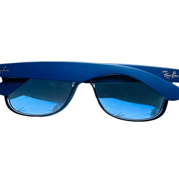 RAY-BAN Polarized Sunglasses New Wayfarer RB 2132 6607/78 Matte (Dark) Blue EUC - Picture 9 of 13